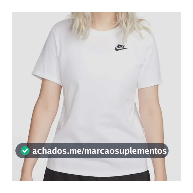 Camiseta Nike Sportswear Club Essentials Feminina