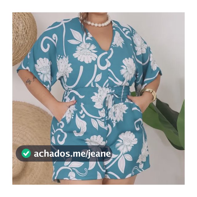 Macaquinho Plus Size Com Lastex E Mangas Morcego