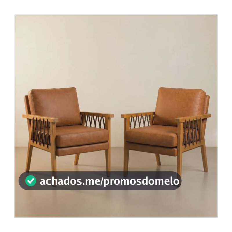 Kit 2 Poltronas Lumi Premium Caramelo, de Madeira Maciça, com Corino e Almofada