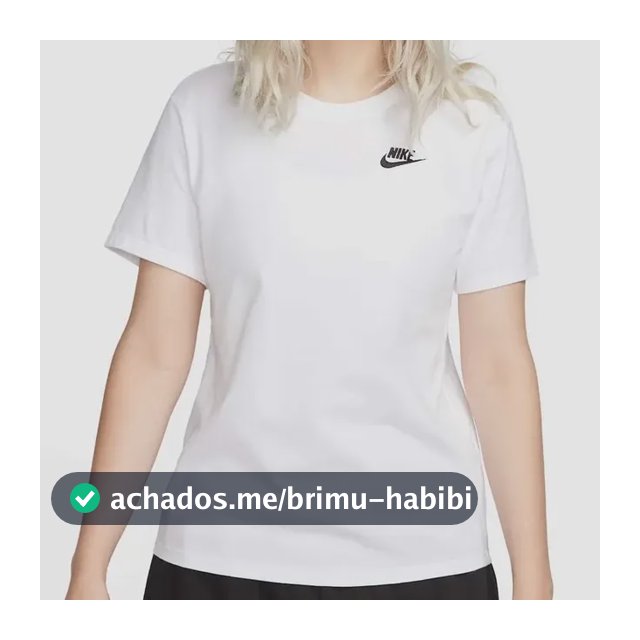 Camiseta Nike Sportswear Club Essentials Feminina