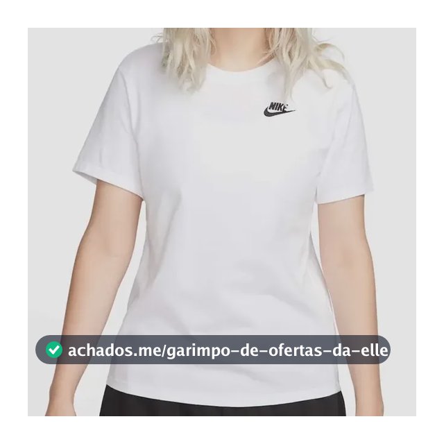 Camiseta Nike Sportswear Club Essentials Feminina